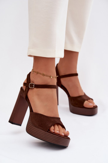 Sandalias de tacón alto y plataforma de ante color chocolate Gralisse 2