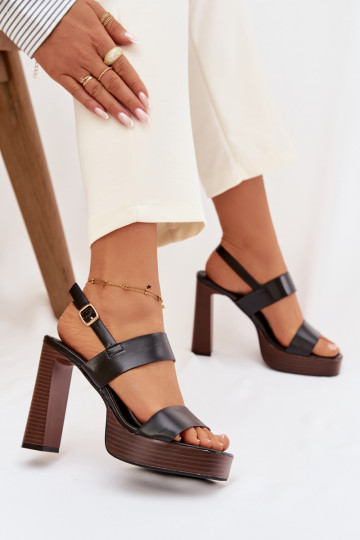 Sandalias de tacón alto y plataforma de piel sintética color negro Hanelia