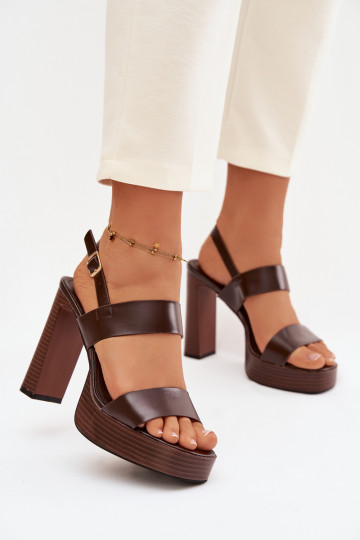Sandalias de tacón alto y plataforma de piel sintética color chocolate Hanelia 2