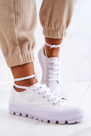 Zapatos de mujer con una plataforma BIG STAR JJ274488 el color blanco
