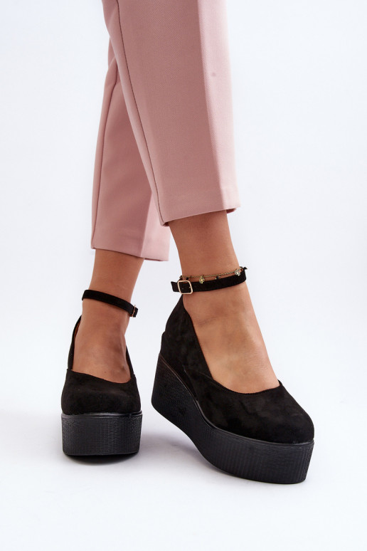 Femenino alpargatas en una cuña de color negro Tiene quella