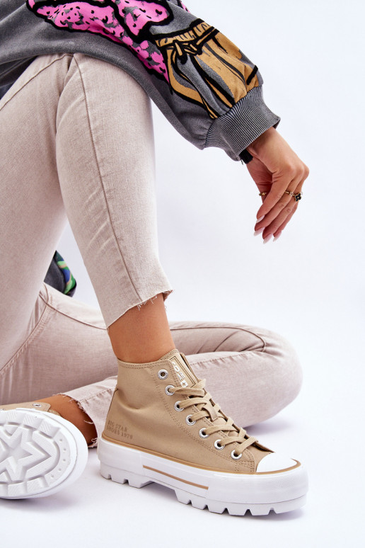 Alto  zapatos casuales con una plataforma Big Star LL274160 beige