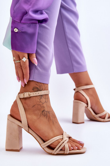 modelo clásico Sandalias de ante con tacones beige Bernett 2