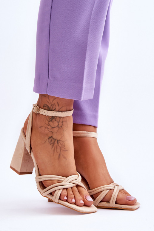 modelo clásico Sandalias de ante con tacones beige Bernett