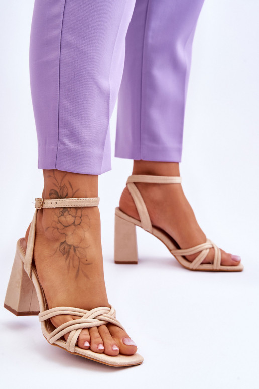 modelo clásico Sandalias de ante con tacones beige Bernett