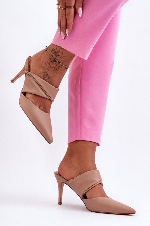 Zapatillas de cuero con tacones finos beige Aveline