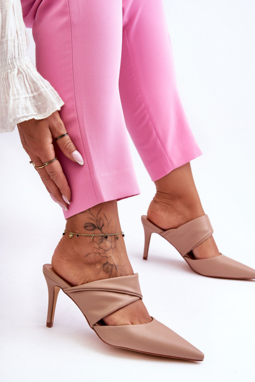 Zapatillas de cuero con tacones finos beige Aveline