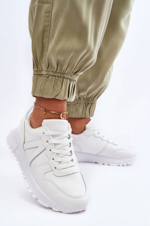 Piel Femenino zapatillas el color blanco Kabama