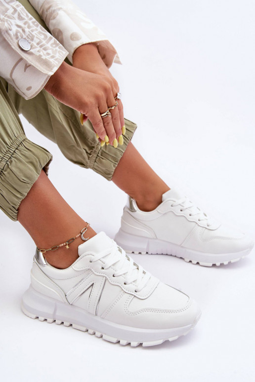 Piel Femenino zapatillas el color blanco Kabama