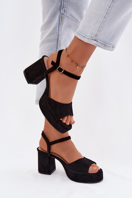 Sandalias de tacón alto para mujer.de gamuza ecológicau de color negro Iserelle