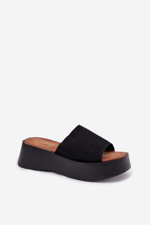 zapatillas de mujer con una plataforma de color negro Liorisse