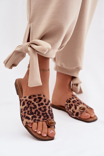 Zapatillas de mujer planas con elementos decorativos de ante con estampado de leopardo Selavine