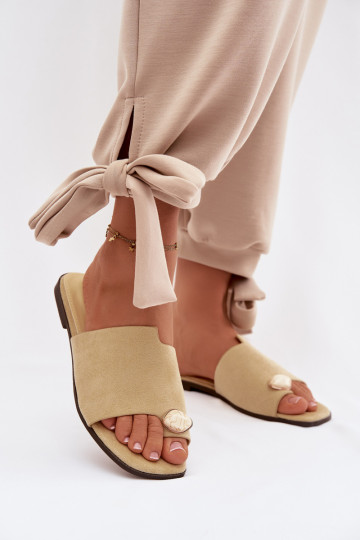 Zapatillas de mujer planas con elementos decorativos de ante de color amarillo Selavine