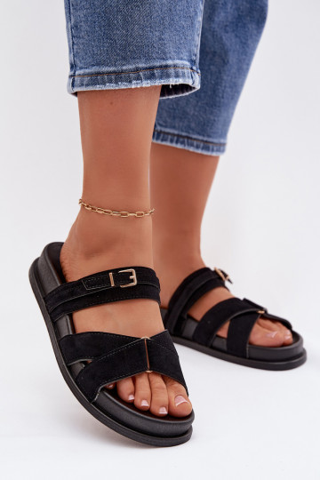 Chanclas para mujer con tiras y hebillas doradas color negro Selorina 2