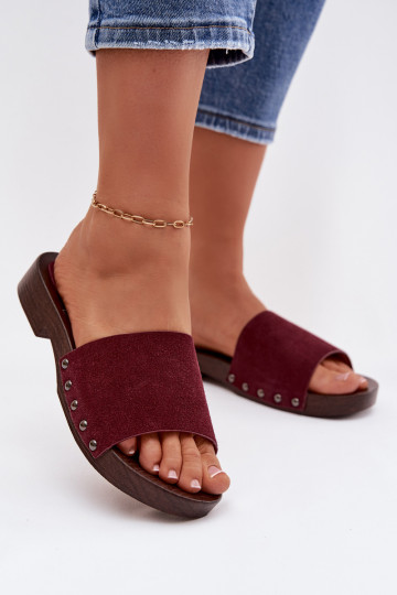 Chanclas para mujer con tachuelas y tacones anchos color burdeos Amelvessa 2