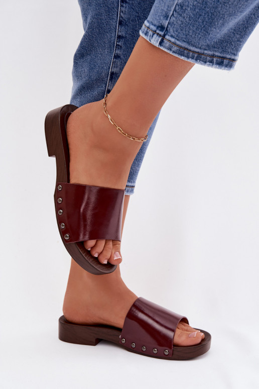 zapatillas de mujer con remaches con tacones anchos borgoña Brinalle