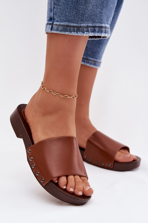 zapatillas de mujer con remaches con tacones anchos color marrón Brinalle