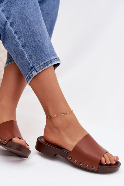 zapatillas de mujer con remaches con tacones anchos color marrón Brinalle