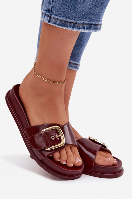 zapatillas de mujer con hebillas doradas borgoña Rosivana