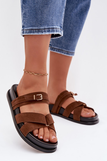 Chanclas para mujer con tiras y hebillas doradas color marrón Selorina 2