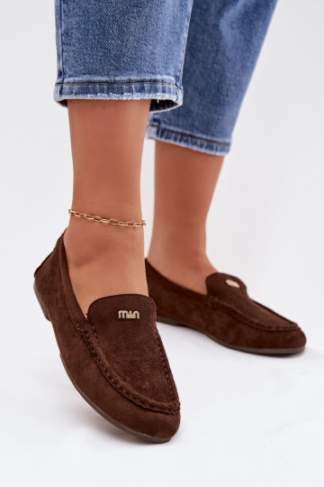 Mocasines de mujer con detalles en color dorado color chocolate Sarivelle 2