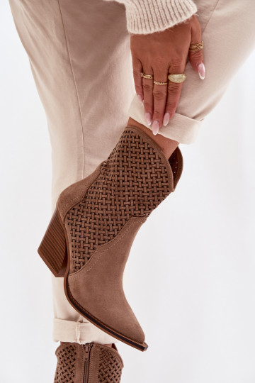 con elementos calados Botas de mujer beige Rivorina