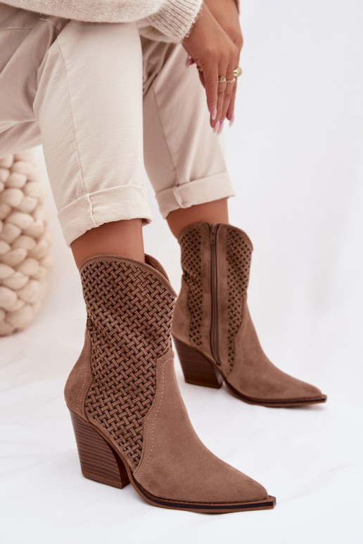 con elementos calados Botas de mujer beige Rivorina