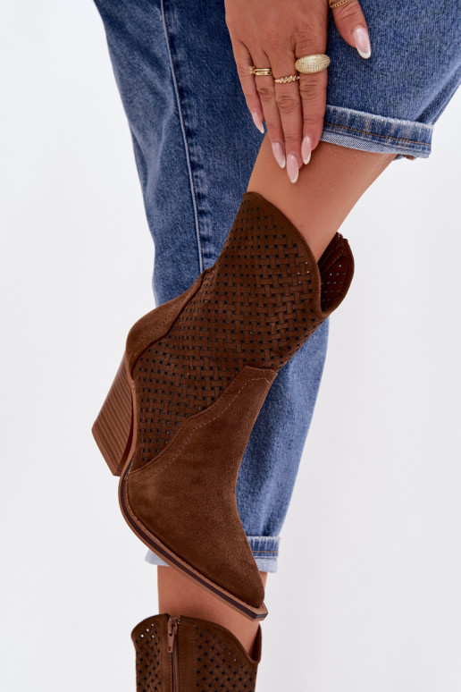 con elementos calados Botas de mujer color marrón Rivorina