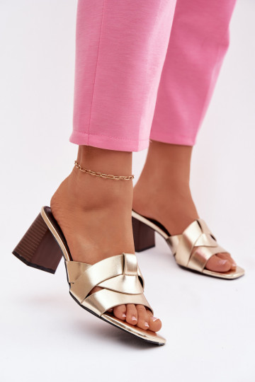 Chanclas de mujer con tacones y tiras de cuero sintético color dorado Corivelle 2