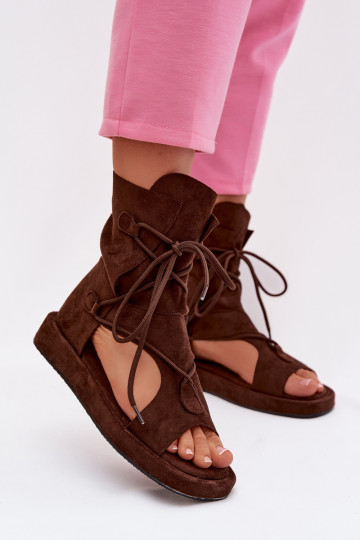 Sandalias de mujer de ante sintético con botín y cordones color chocolate Ferlisse