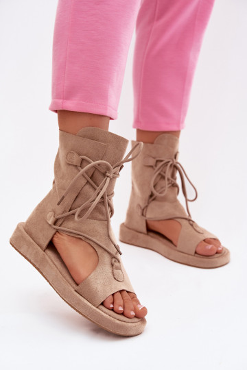 Sandalias de mujer de ante sintético con botín y cordones color arena Ferlisse