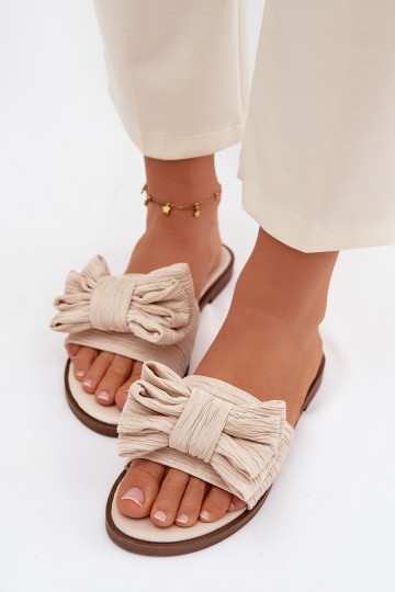 Zapatillas de mujer con tacones anchos y lazos color arena Amivelle