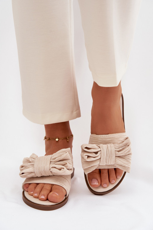 Zapatillas de mujer con tacones anchos y lazos color arena Amivelle