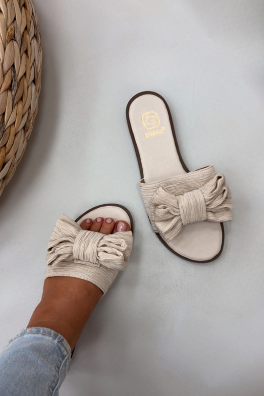 Zapatillas de mujer con tacones anchos y lazos color arena Amivelle