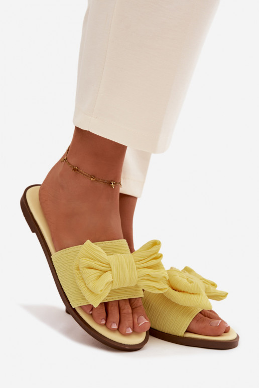 Zapatillas de mujer con tacones anchos y lazos color amarillo Amivelle