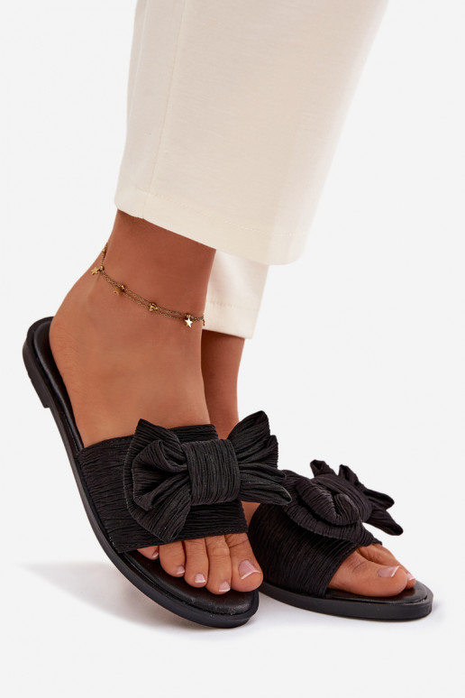 Zapatillas de mujer color negro con tacones anchos y moños Amivelle