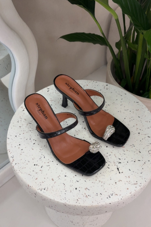 zapatillas de mujer con tacones finos Con decoraciones Detalem de color negro Lorissa