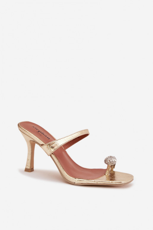 Zapatillas de mujer color dorado con tacones delgados y detalles decorativos Lorissa