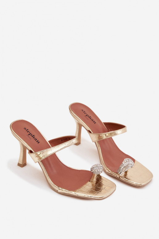 Zapatillas de mujer color dorado con tacones delgados y detalles decorativos Lorissa