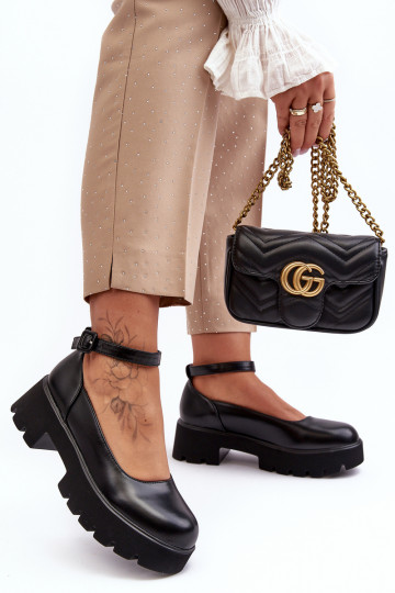 Femenino zapatos En un tacón bajo con hebillas de color negro OAena