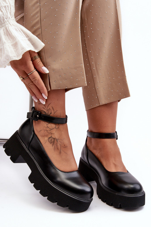 Femenino zapatos En un tacón bajo con hebillas de color negro OAena