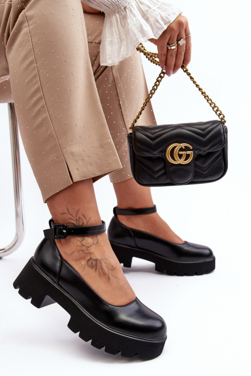 Femenino zapatos En un tacón bajo con hebillas de color negro OAena