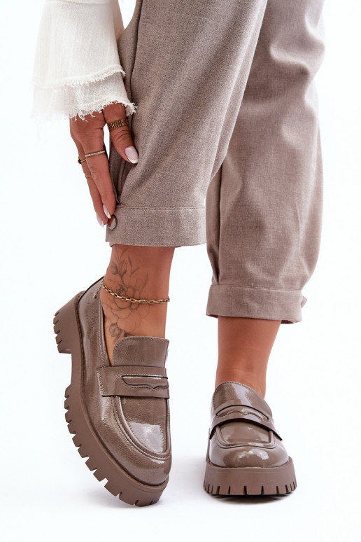 con efecto barniz zapatos Mocasines con tacones anchos beige Jannah