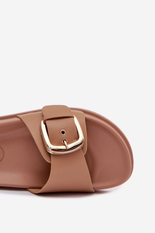 zapatillas de mujer con hebillas doradas beige Rosivana