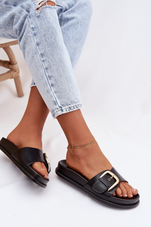 zapatillas de mujer con hebillas doradas de color negro Rosivana