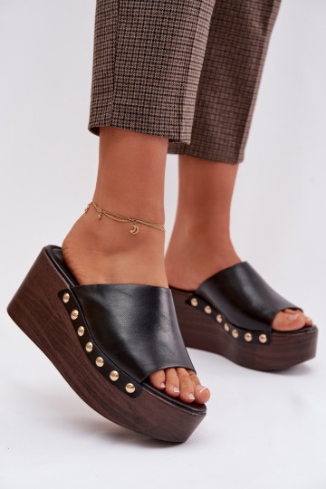zapatillas de mujer en una cuña y plataforma Ze color doradomi Studs de color negro Farinelle 2
