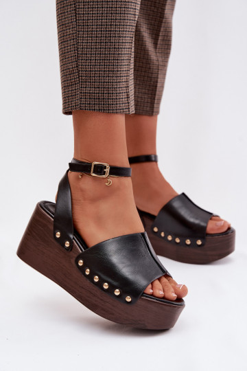 Sandalias de plataforma para mujer con tachuelas doradas de color negro Galorina