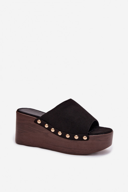 zapatillas de mujer en una cuña Ze color doradomi Studs de gamuza ecológicaoAe de color negro Helivina