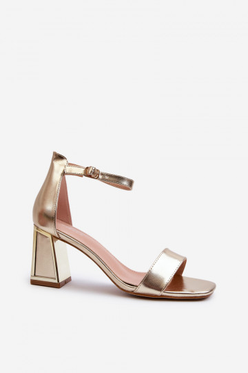 sandalias con tacones color dorado Pholia