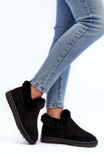 Bajo Botas de nieve Femenino con un abrigo de piel de color negro Pilani